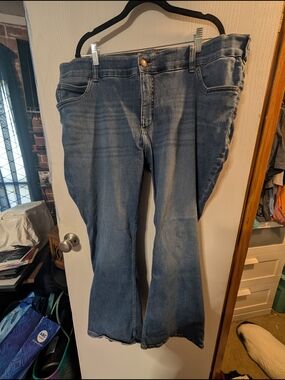 Lee Medium Blue Straight-Leg Jeans